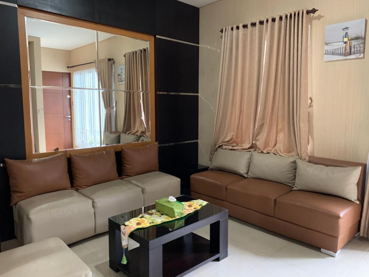 Platinum Setramurni Guest House Bandung 3Br Εξωτερικό φωτογραφία